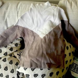 Mick collar sweater top. Work once. Great condition.